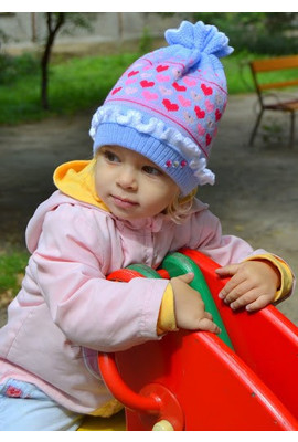 Шапка с завязками на девочку 1,5-3 лет 